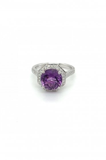 18ct White Gold 2.79ct Amethyst & Diamond Ring With Diamond Shoulders