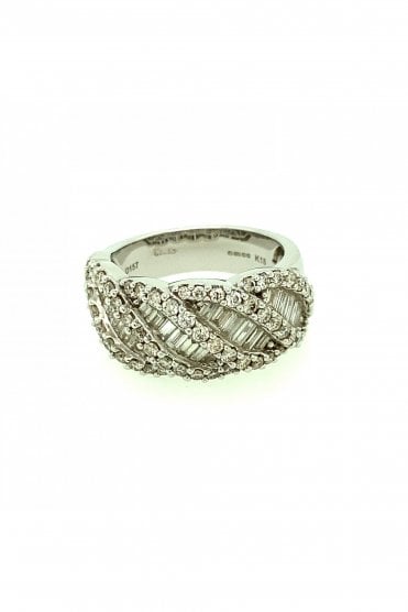 18ct White Gold Diamond Fancy Ring Round Brilliant & Baguette Cut 1.57ct