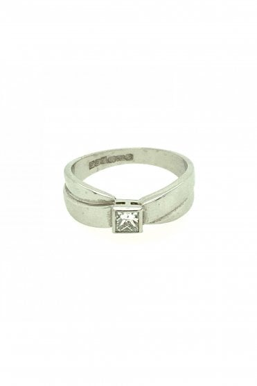18ct White Gold Diamond Ring Rubbed over Set Princess 0.15ct