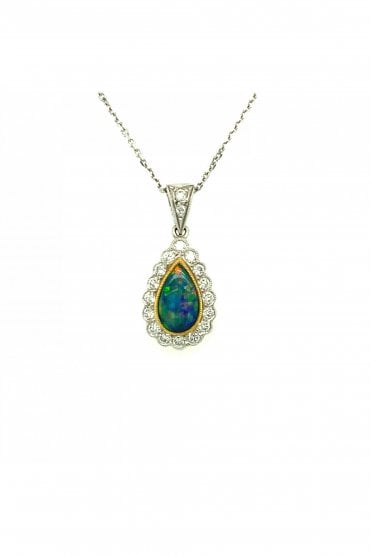18ct White Gold Opal & Diamond Necklace 18ct White Gold Chain