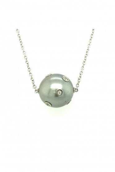 18ct White Gold Pearl & Diamond Necklace Pearl Colour Grey 19mm