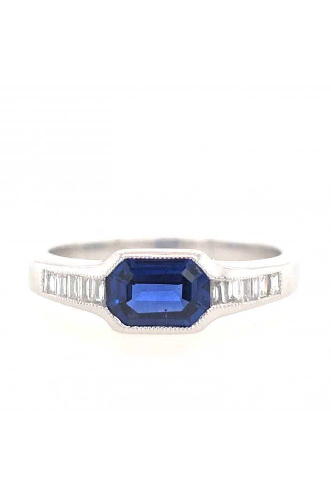 18ct White Gold Sapphire & Diamond Ring 18ct White Gold Rub-over Set