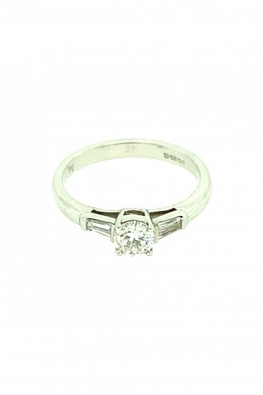 18ct White Gold Three Stone Diamond Ring Centre Round Brilliant Side Tapered Baguettes