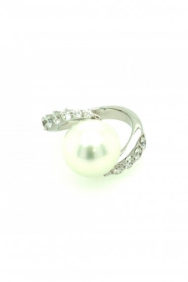 18ct White Gold Twist Mount With South Sea Pearl Centre & Diamond surround