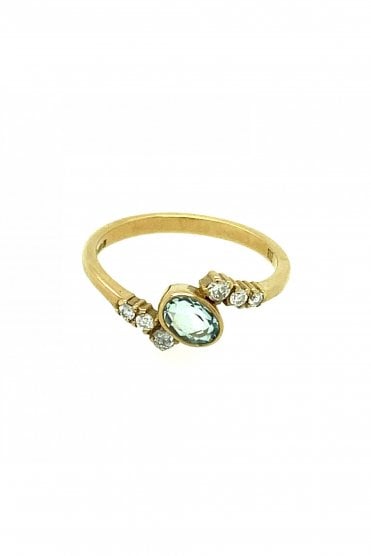 9ct Yellow Gold Aquamarine & Diamond Ring 9ct Yellow Gold Rubover Set