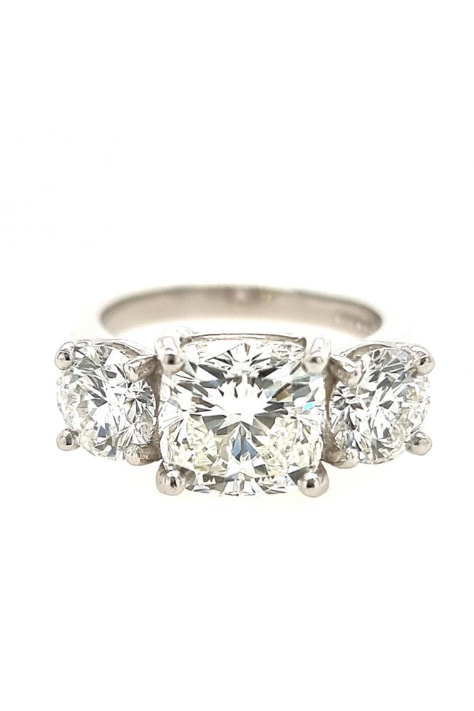 Platinum 3 Stone Diamond Ring Platinum Claw Set