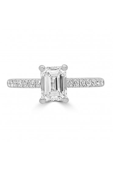 Platinum Single Stone & Shoulder Diamond Ring Platinum Claw Set
